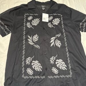 Forever 21 Black and White Leaf Pattern Shirt